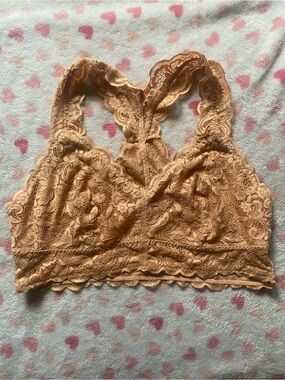 Serra Lace Racerback Bralette in Peach